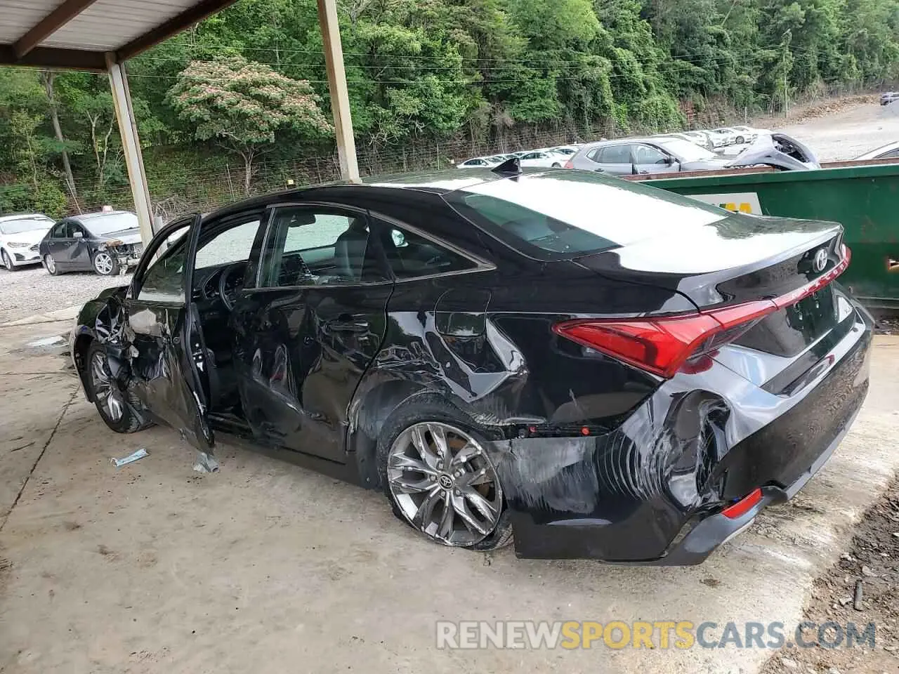 2 Photograph of a damaged car 4T1AZ1FB4NU084666 TOYOTA AVALON 2022