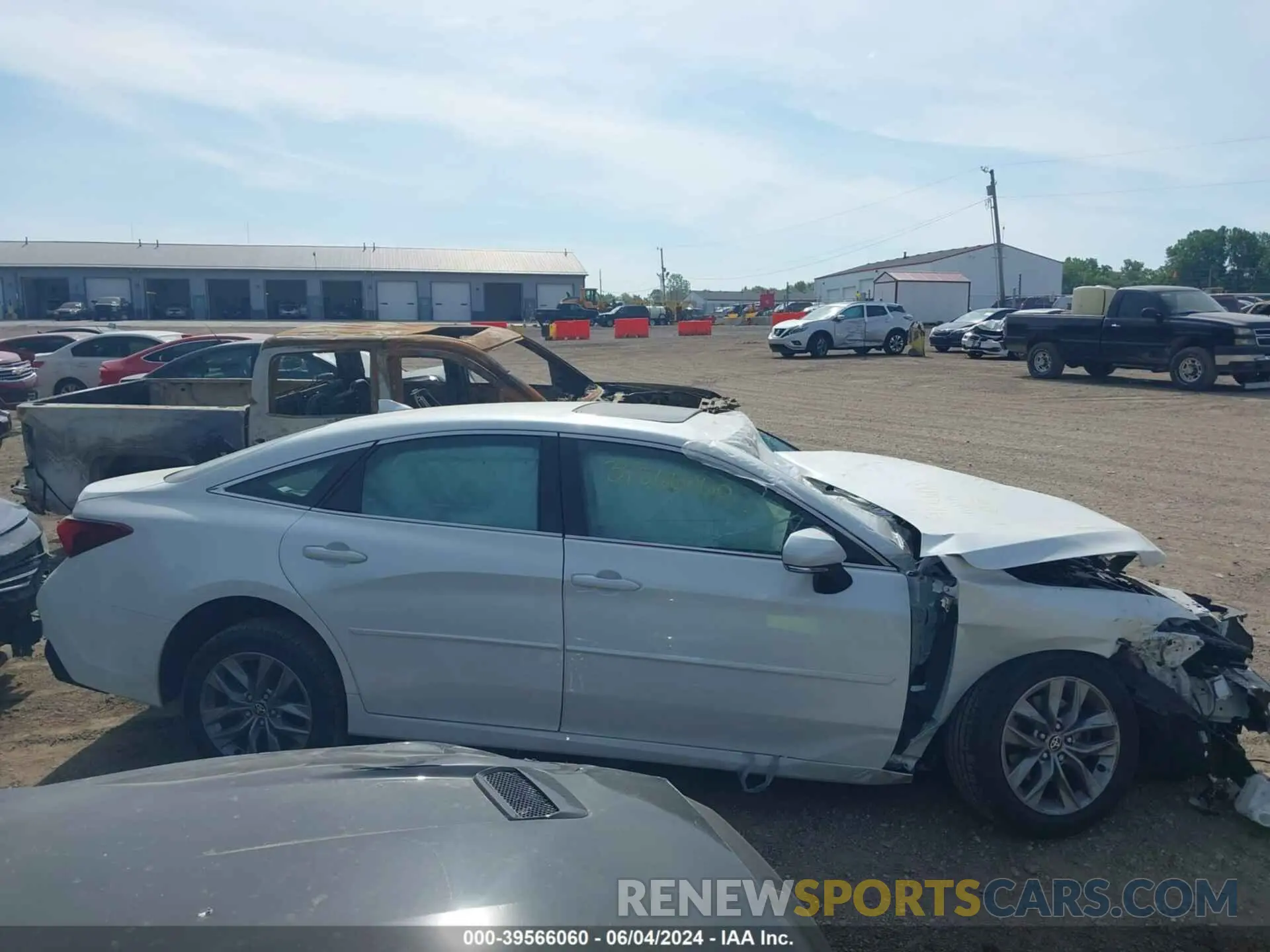 14 Photograph of a damaged car 4T1AZ1FB6NU077928 TOYOTA AVALON 2022