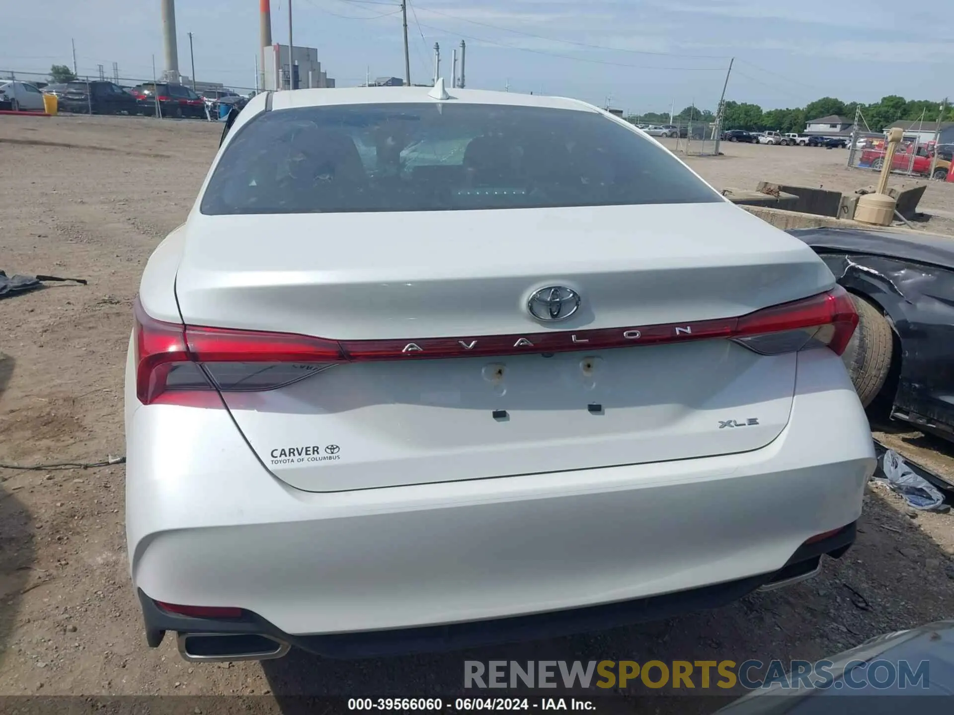 17 Photograph of a damaged car 4T1AZ1FB6NU077928 TOYOTA AVALON 2022