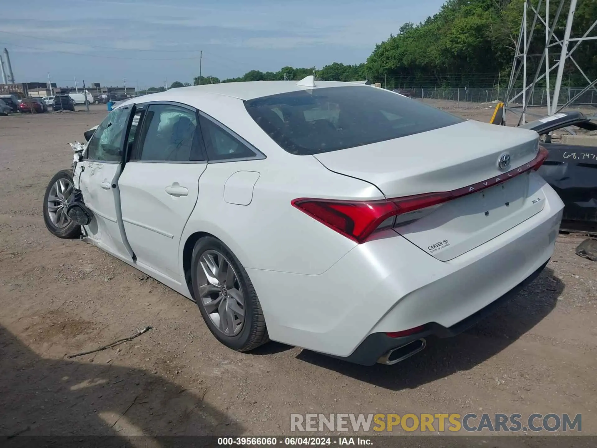 3 Photograph of a damaged car 4T1AZ1FB6NU077928 TOYOTA AVALON 2022