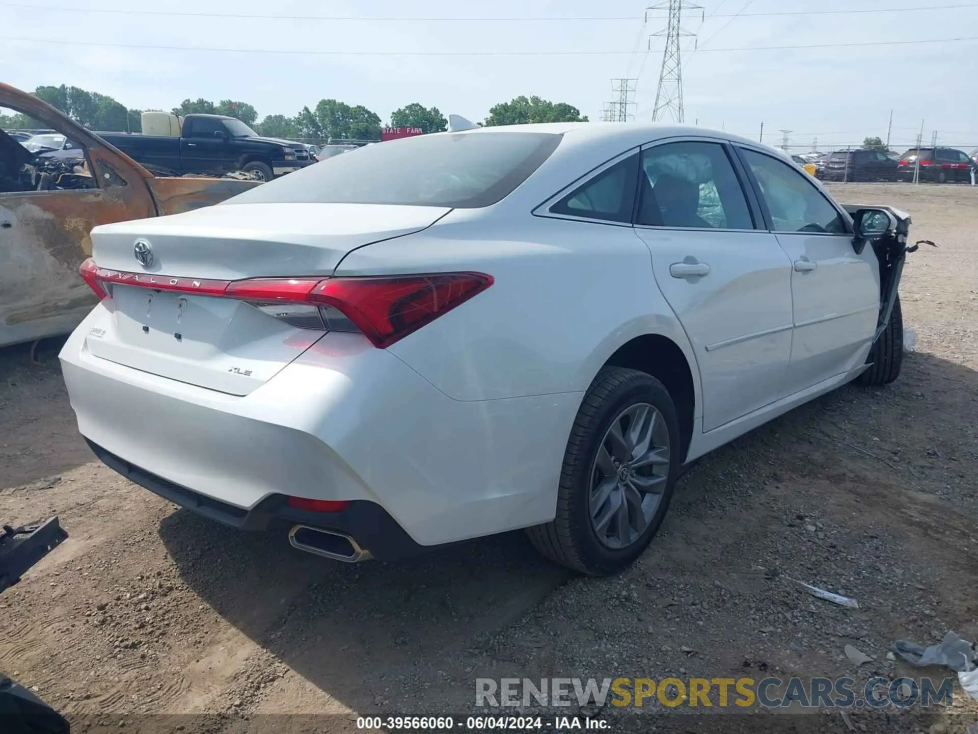 4 Photograph of a damaged car 4T1AZ1FB6NU077928 TOYOTA AVALON 2022