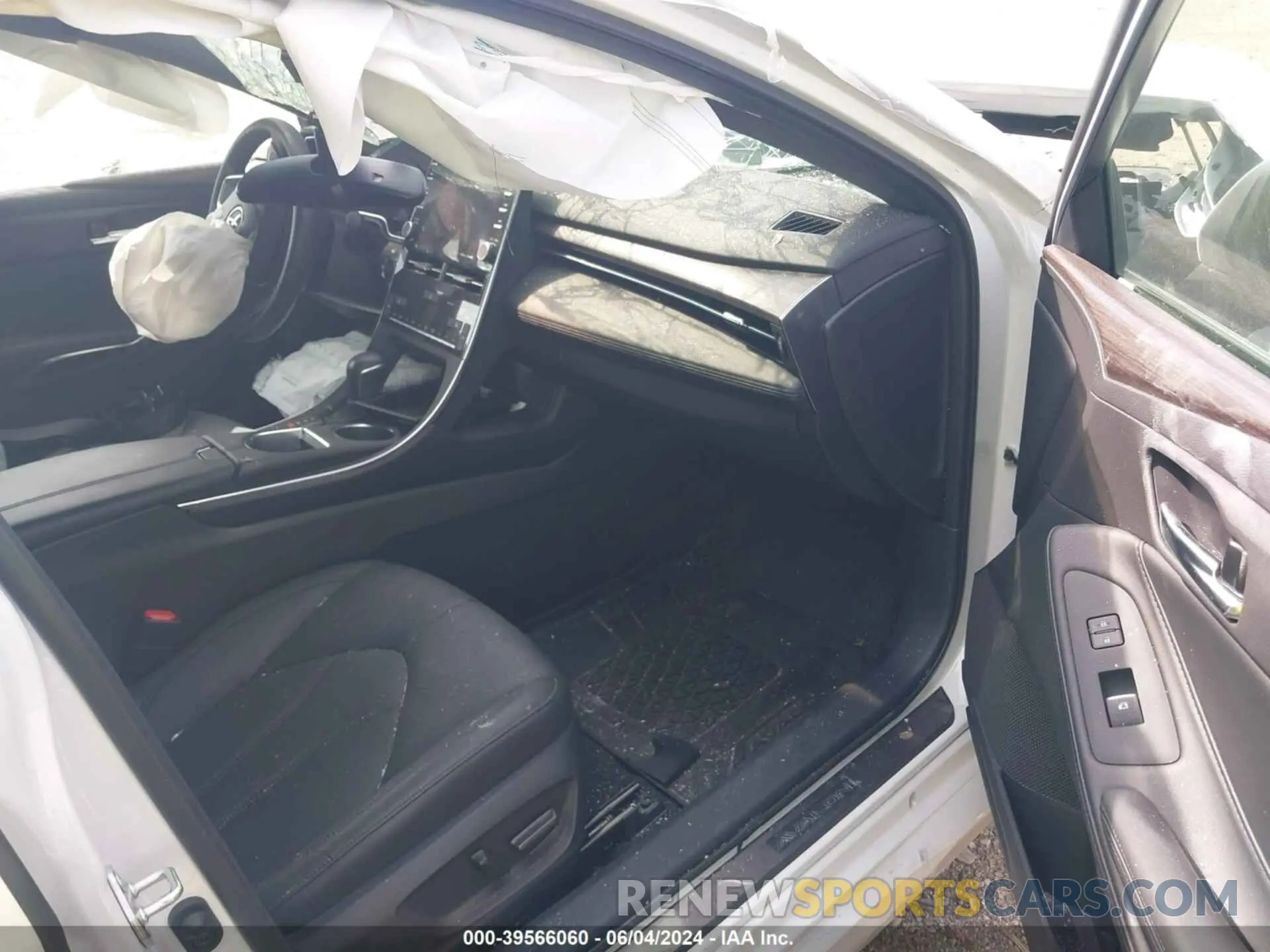 5 Photograph of a damaged car 4T1AZ1FB6NU077928 TOYOTA AVALON 2022