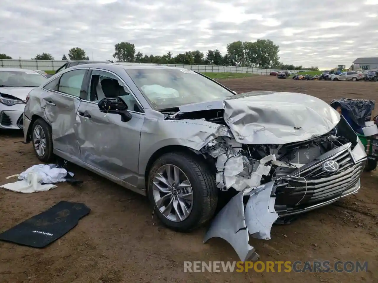 1 Photograph of a damaged car 4T1AZ1FB7NU087609 TOYOTA AVALON 2022