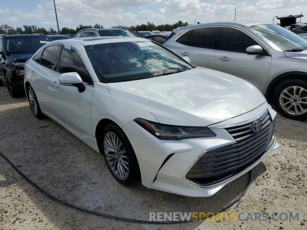4 Photograph of a damaged car 4T1CA1AB4NU013698 TOYOTA AVALON 2022