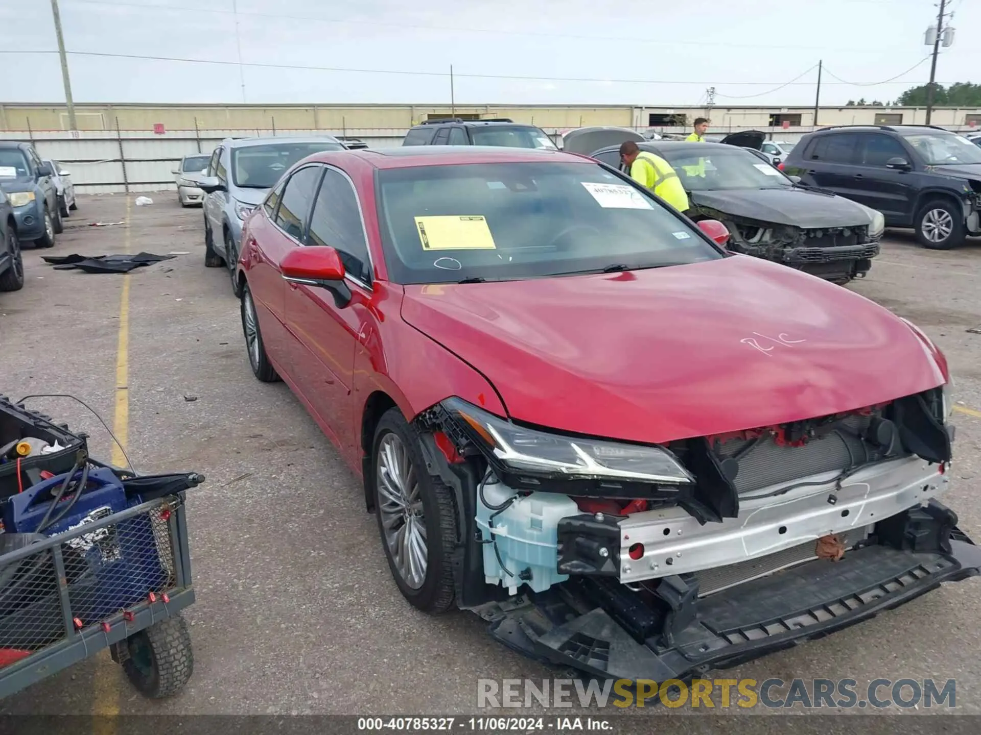 1 Photograph of a damaged car 4T1CZ1FB9NU076555 TOYOTA AVALON 2022