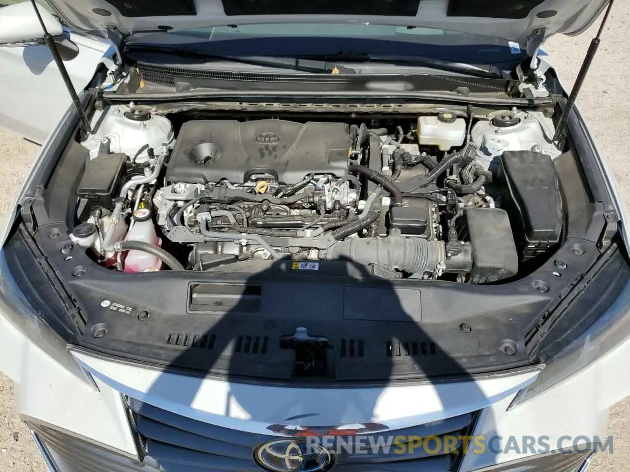 11 Photograph of a damaged car 4T1DA1AB1NU012528 TOYOTA AVALON 2022