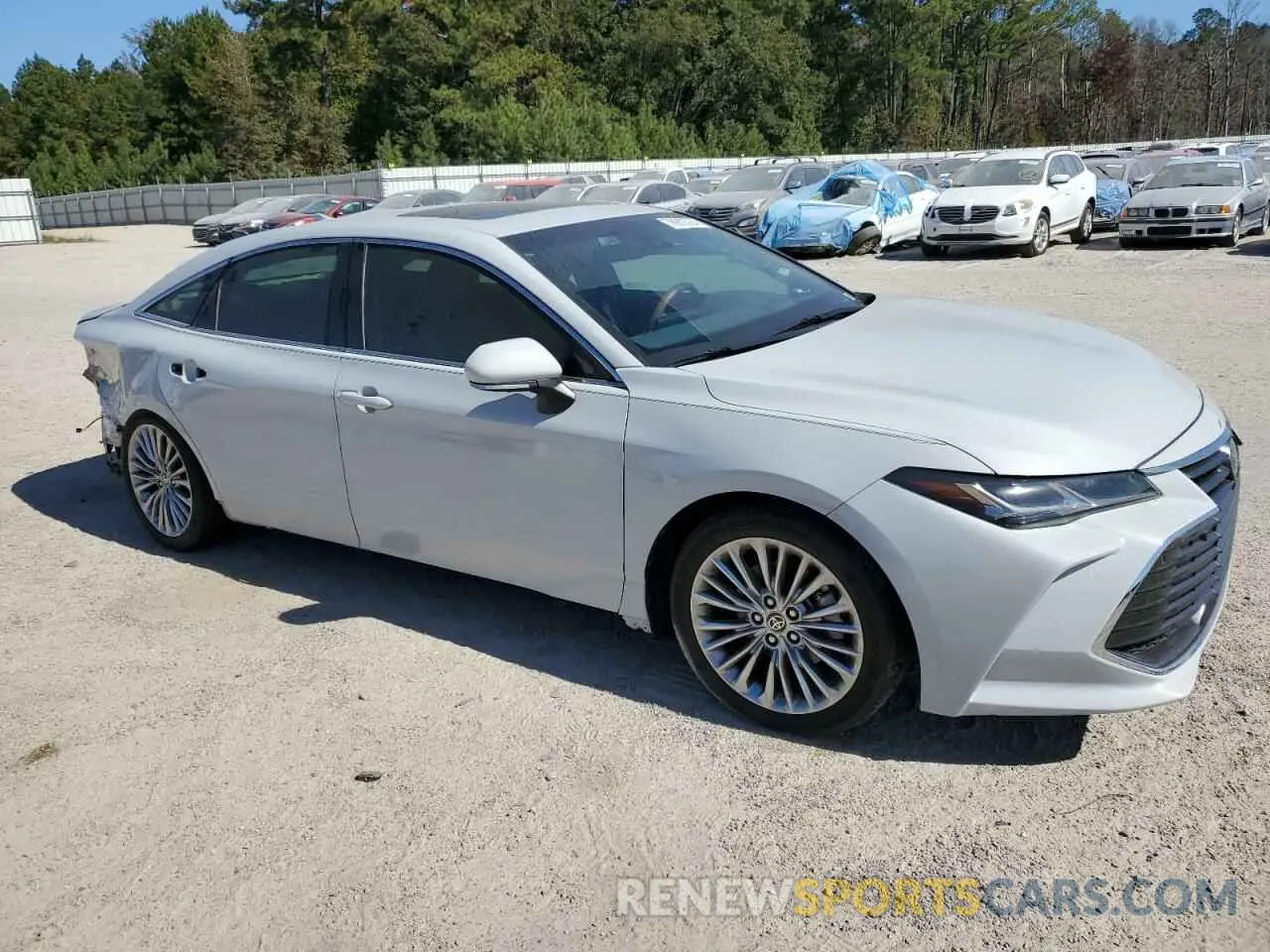 4 Photograph of a damaged car 4T1DA1AB1NU012528 TOYOTA AVALON 2022