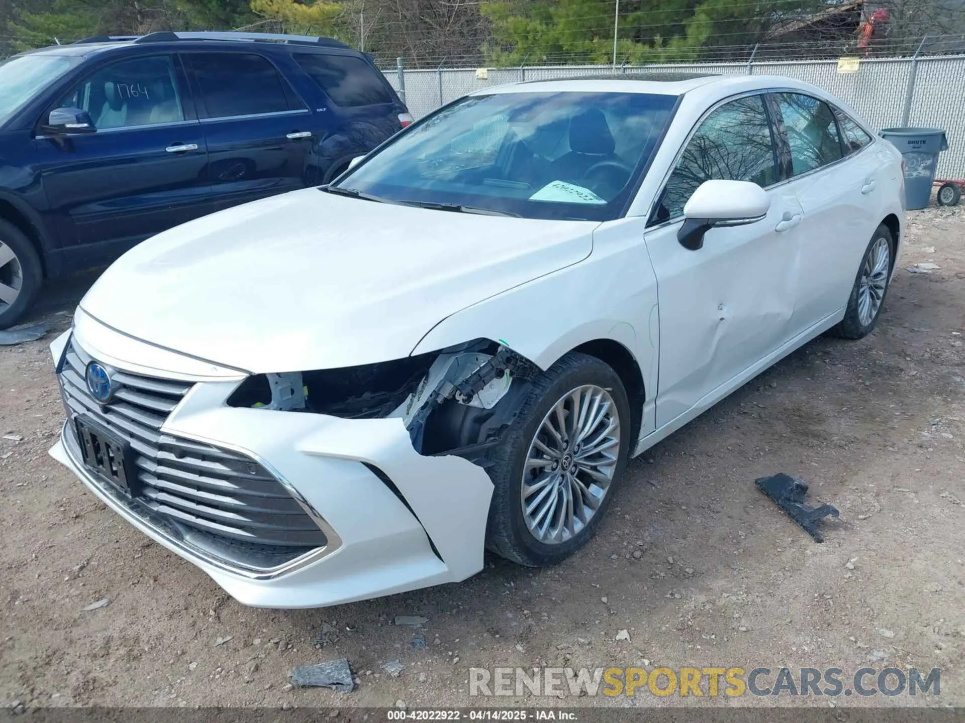2 Photograph of a damaged car 4T1DA1AB1NU013114 TOYOTA AVALON 2022