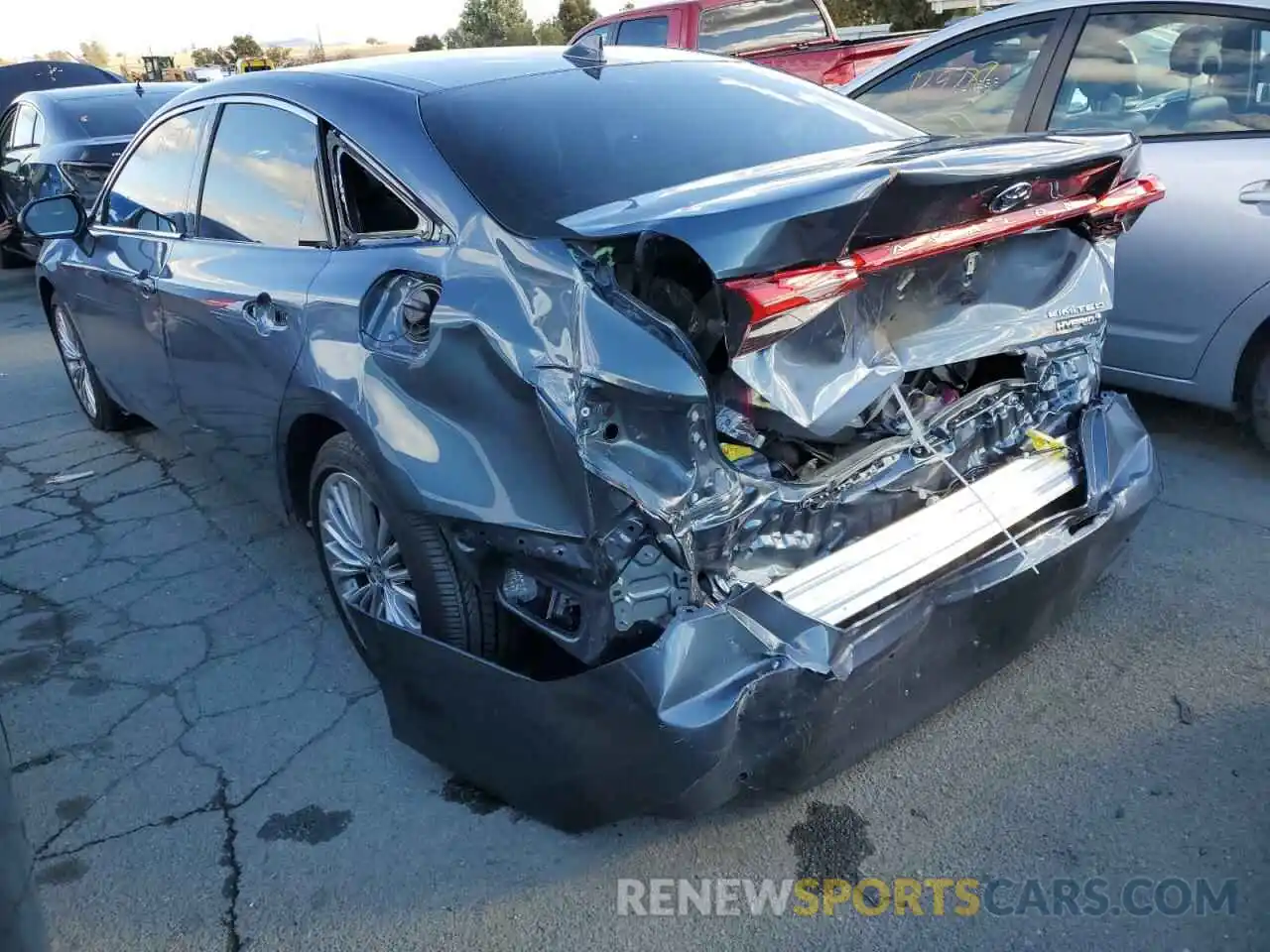 3 Photograph of a damaged car 4T1DA1AB5NU011396 TOYOTA AVALON 2022