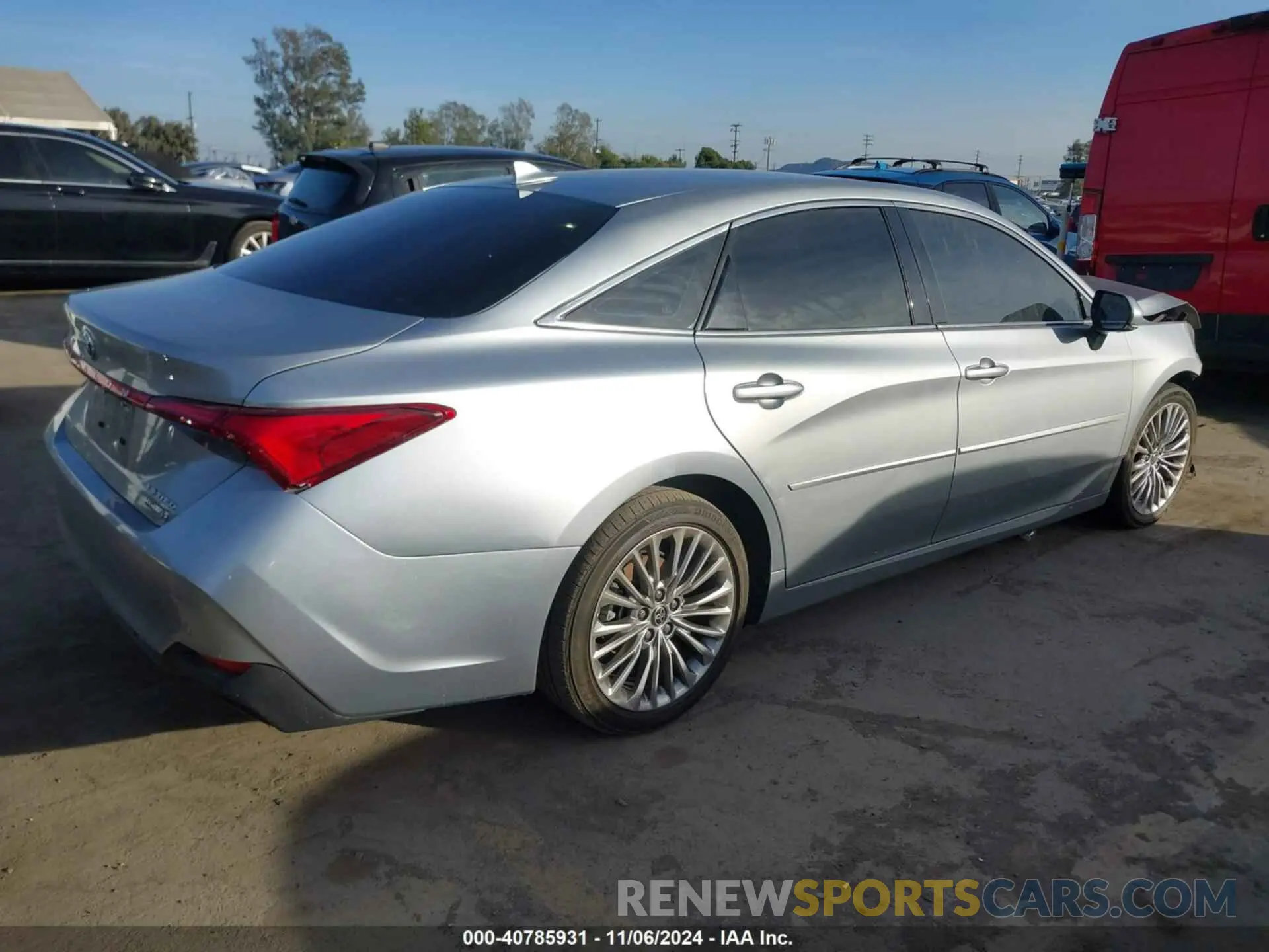 4 Photograph of a damaged car 4T1DA1AB6NU014548 TOYOTA AVALON 2022