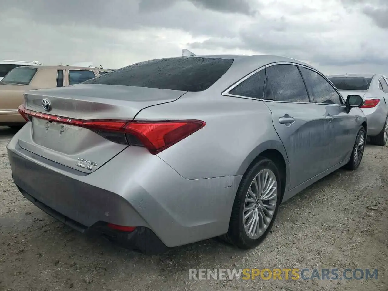 3 Photograph of a damaged car 4T1DA1AB6NU015666 TOYOTA AVALON 2022