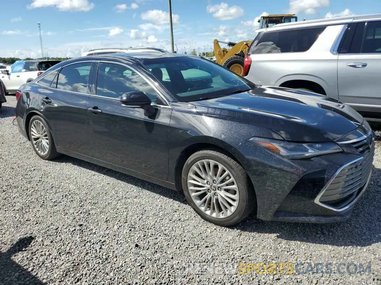 4 Photograph of a damaged car 4T1DA1AB8NU011862 TOYOTA AVALON 2022
