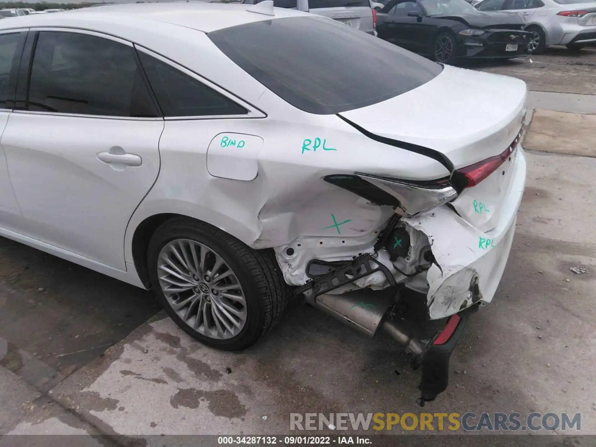 6 Photograph of a damaged car 4T1DZ1FB0NU072026 TOYOTA AVALON 2022