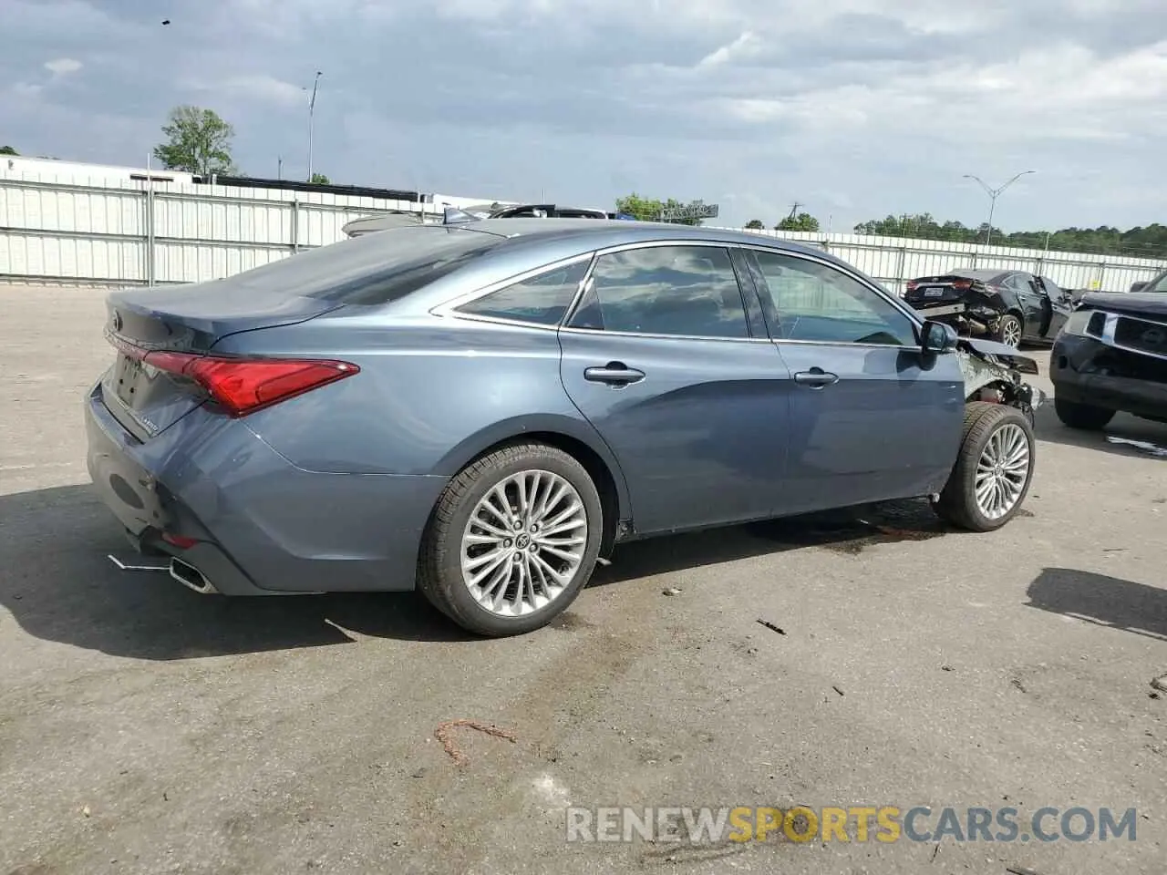 3 Photograph of a damaged car 4T1DZ1FB3NU074403 TOYOTA AVALON 2022