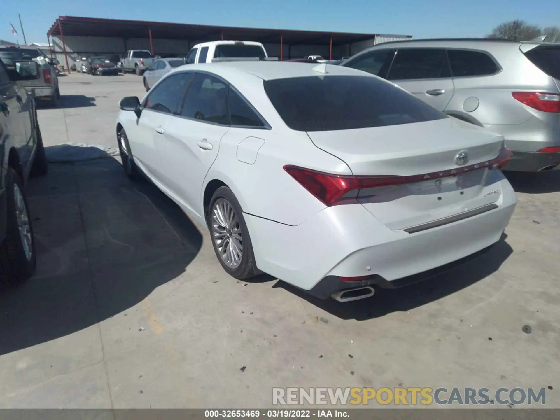 3 Photograph of a damaged car 4T1DZ1FB4NU071994 TOYOTA AVALON 2022