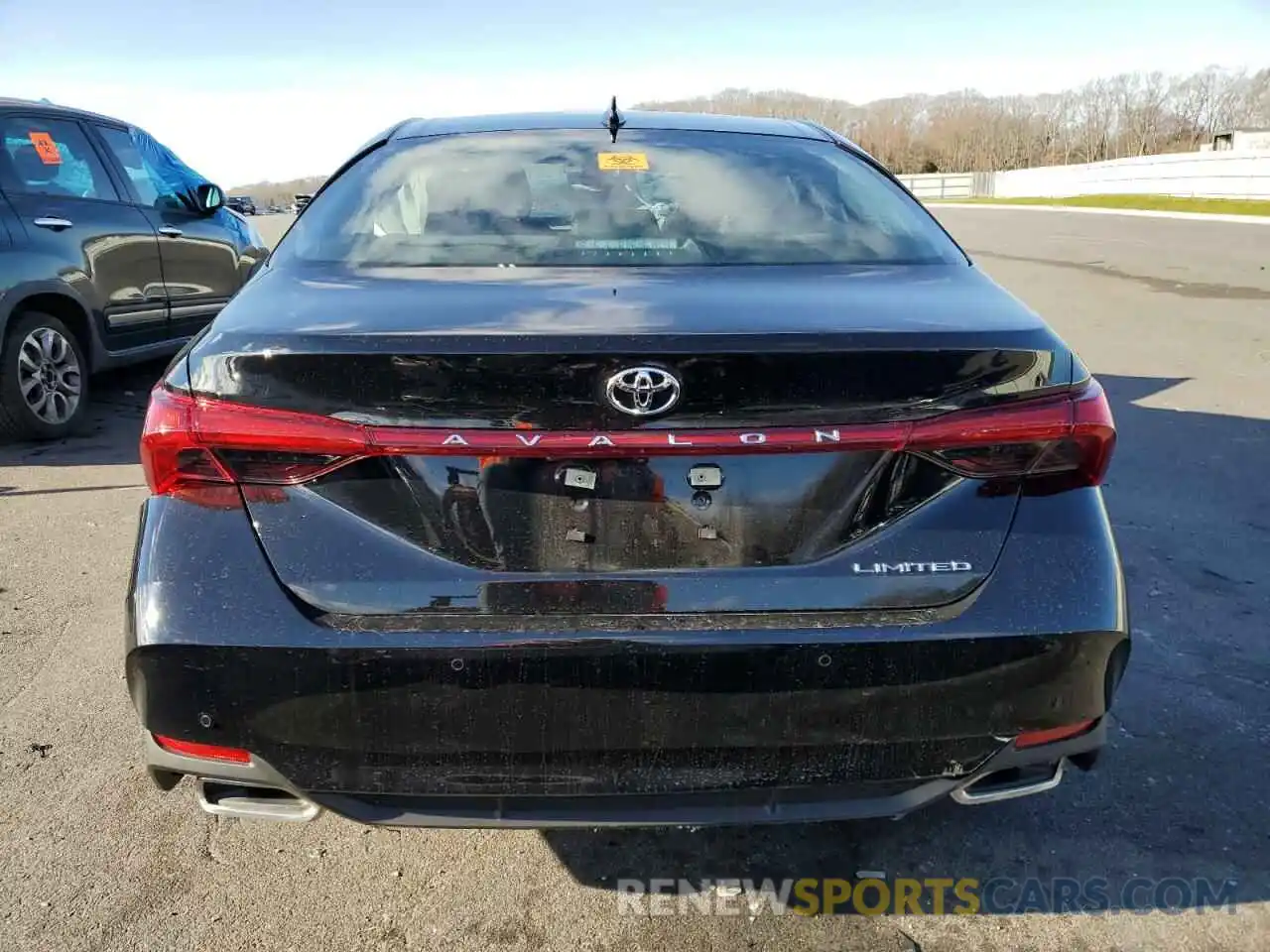 6 Photograph of a damaged car 4T1DZ1FB4NU087631 TOYOTA AVALON 2022