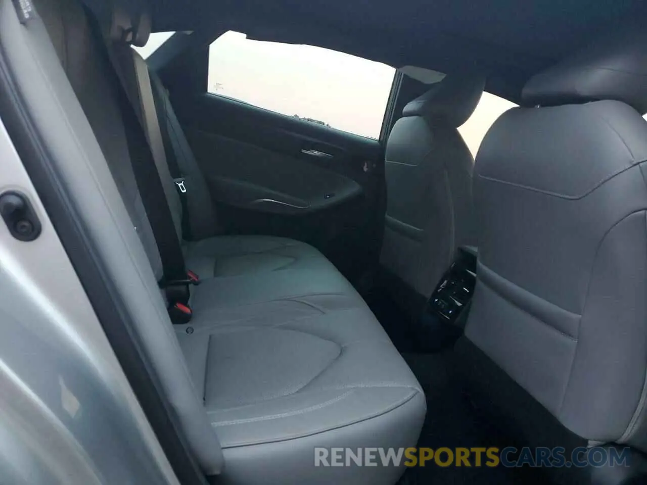 10 Photograph of a damaged car 4T1DZ1FB7NU083279 TOYOTA AVALON 2022