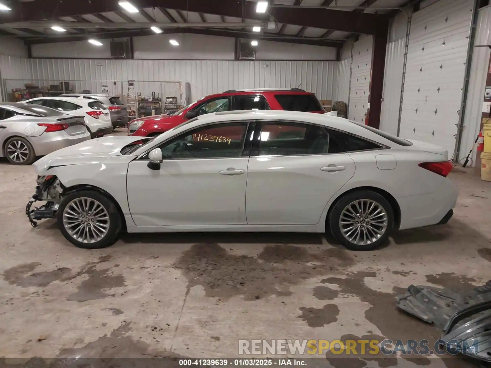 14 Photograph of a damaged car 4T1DZ1FB9NU079282 TOYOTA AVALON 2022