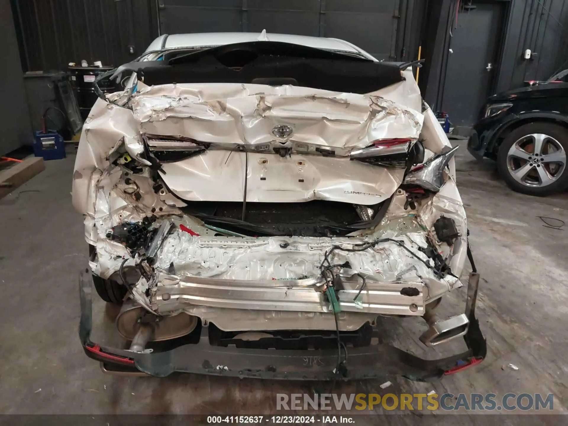 16 Photograph of a damaged car 4T1DZ1FBXNU076021 TOYOTA AVALON 2022