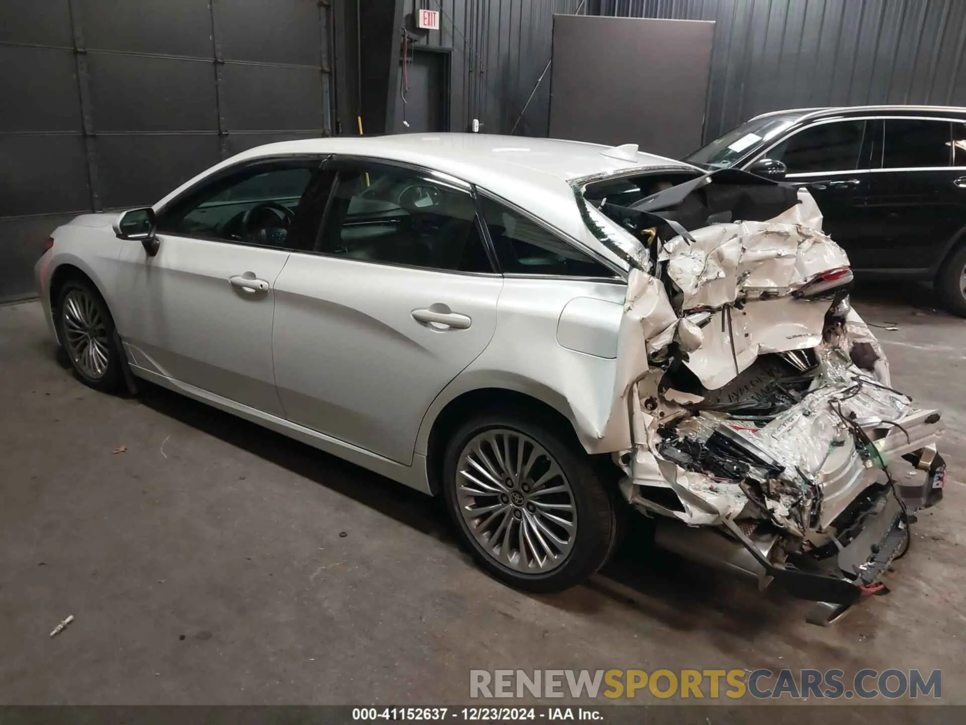 3 Photograph of a damaged car 4T1DZ1FBXNU076021 TOYOTA AVALON 2022