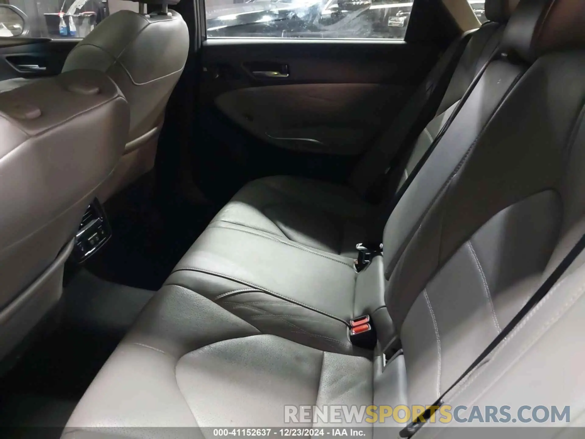 8 Photograph of a damaged car 4T1DZ1FBXNU076021 TOYOTA AVALON 2022
