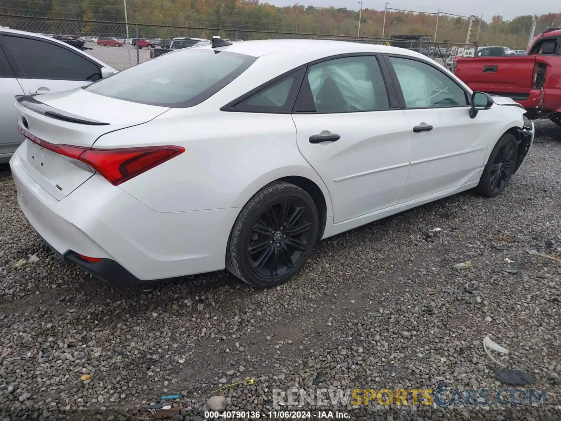 4 Photograph of a damaged car 4T1EA1AB0NU014517 TOYOTA AVALON 2022