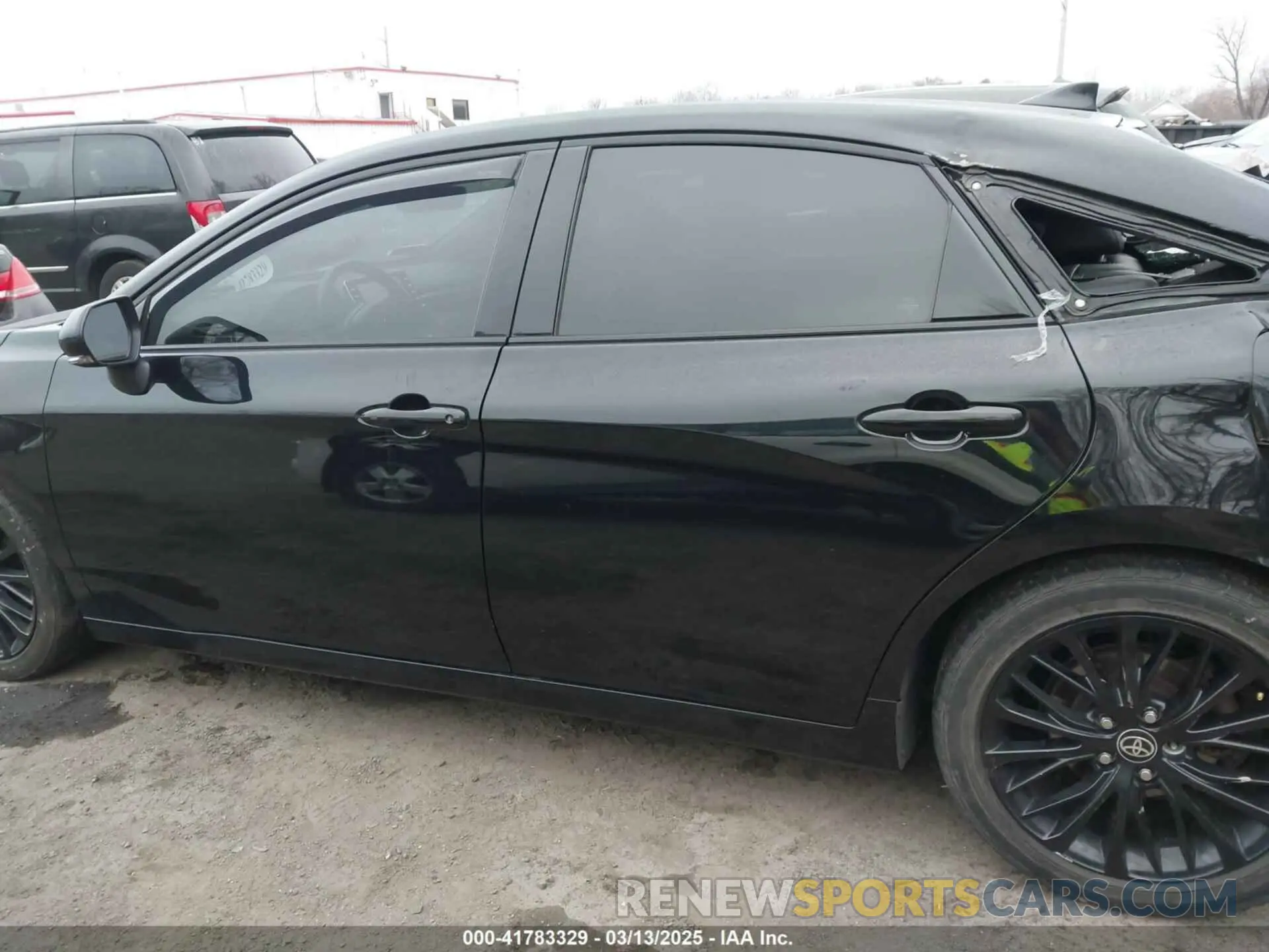 15 Photograph of a damaged car 4T1EA1AB1NU013439 TOYOTA AVALON 2022
