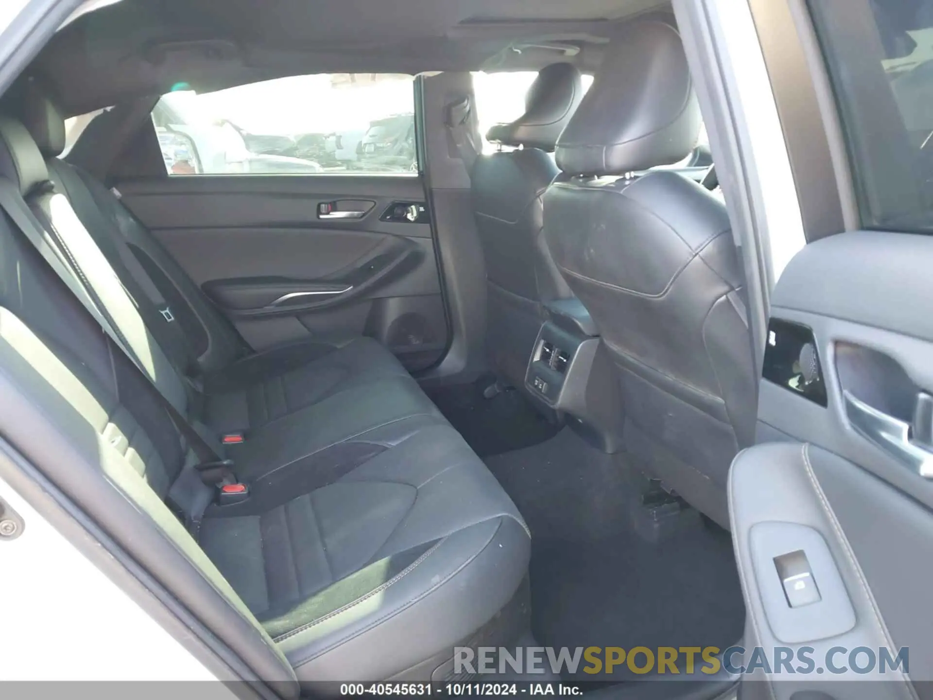 8 Photograph of a damaged car 4T1EA1AB2NU014860 TOYOTA AVALON 2022