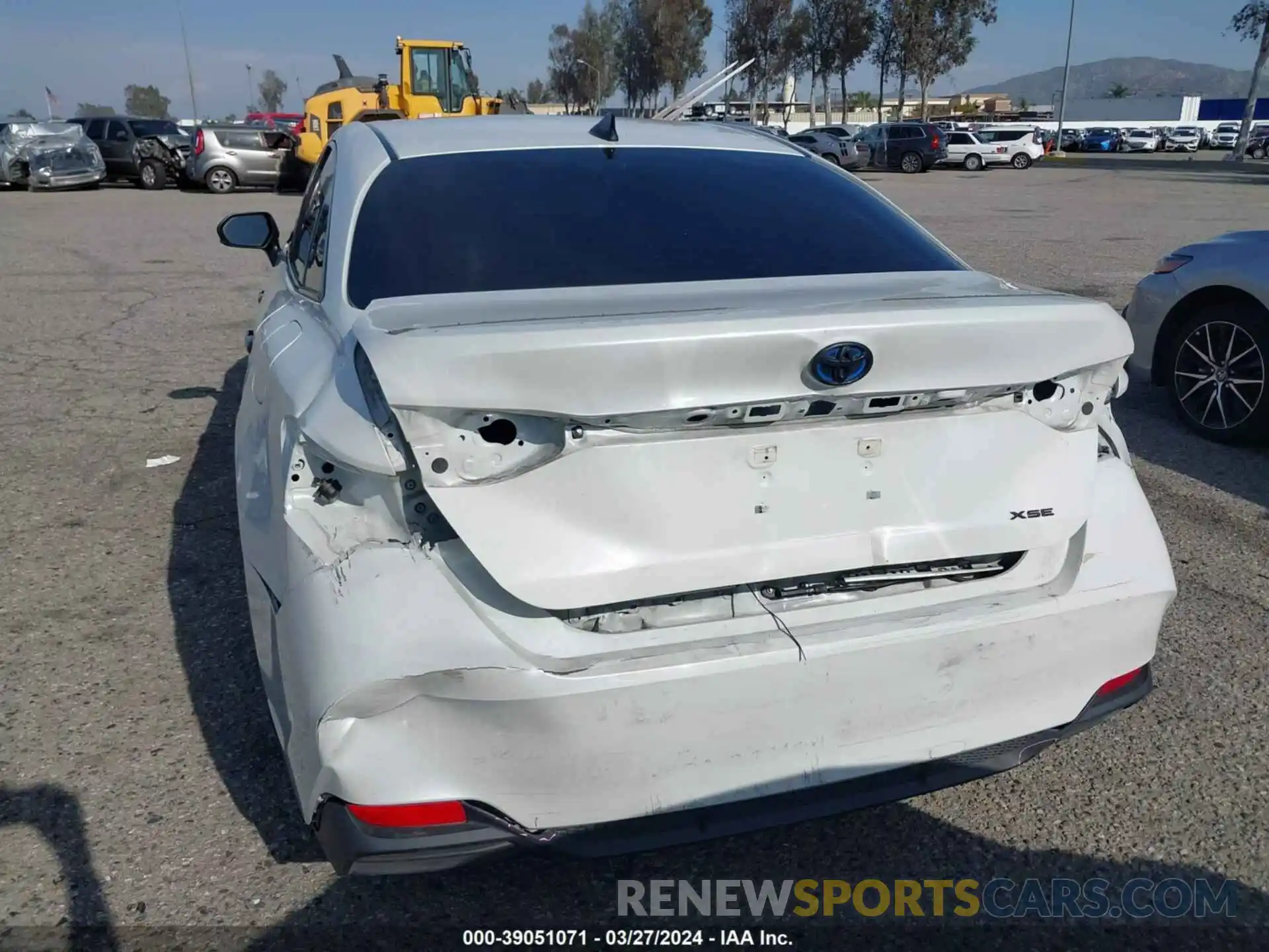 16 Photograph of a damaged car 4T1EA1AB3NU012812 TOYOTA AVALON 2022