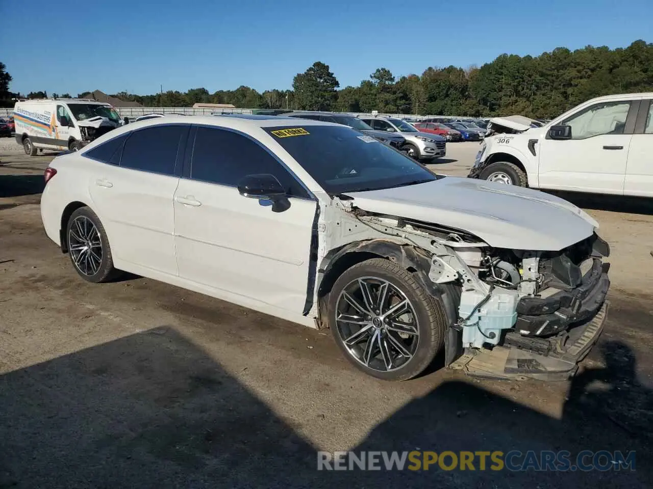 4 Photograph of a damaged car 4T1GZ1FB0NU078082 TOYOTA AVALON 2022