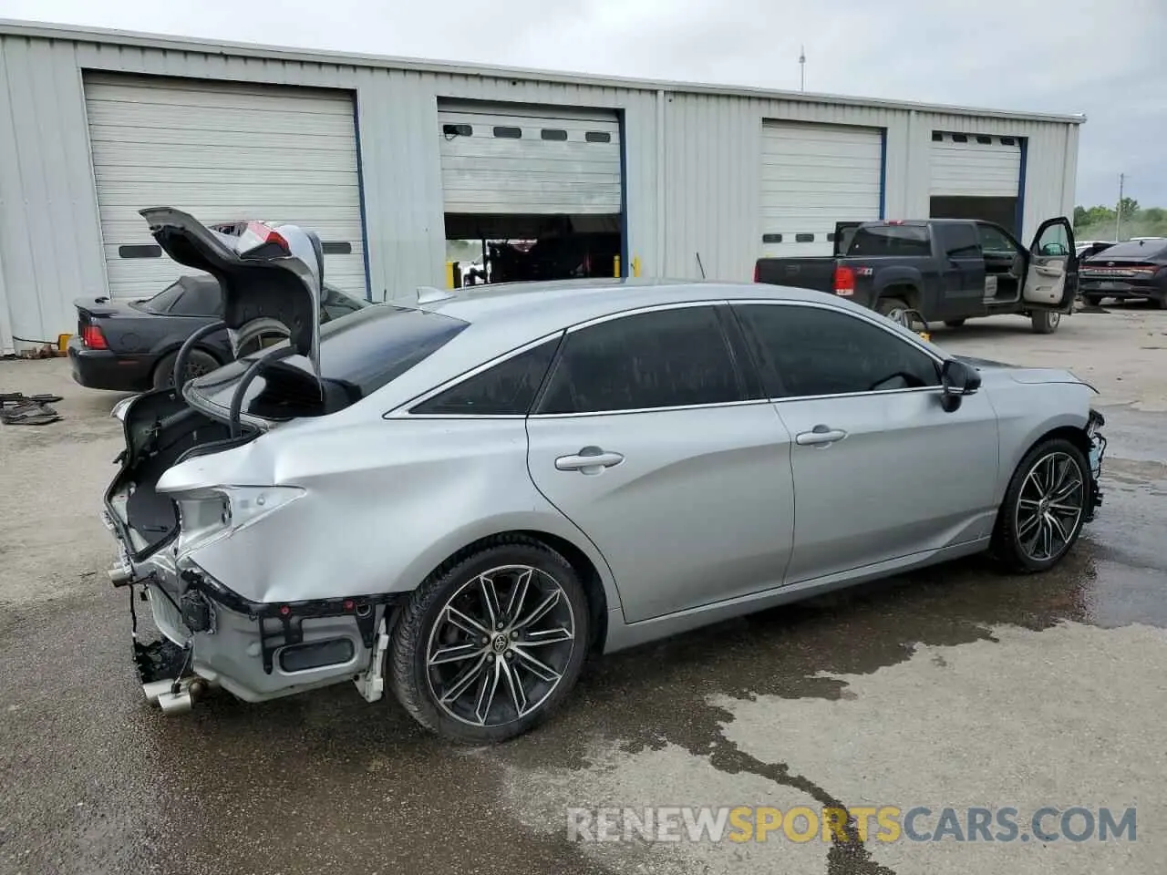 3 Photograph of a damaged car 4T1GZ1FB1NU073652 TOYOTA AVALON 2022