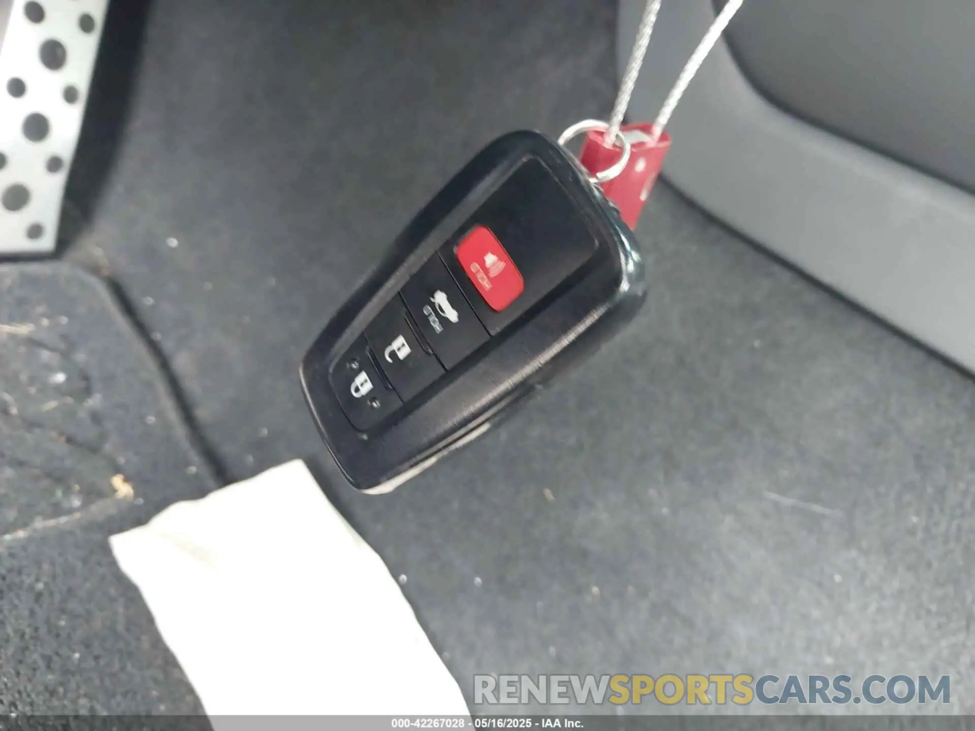 11 Photograph of a damaged car 4T1GZ1FB2NU073675 TOYOTA AVALON 2022