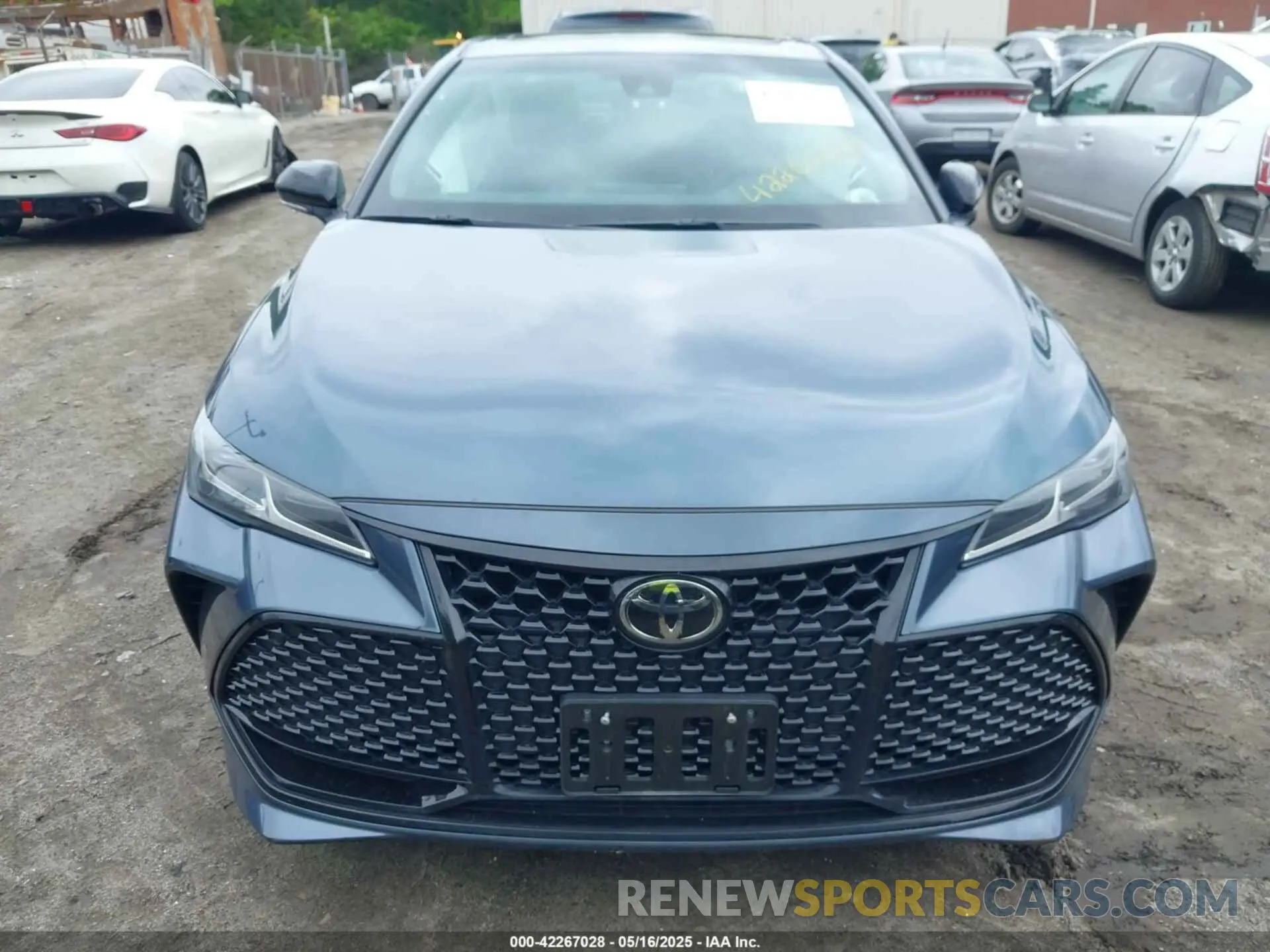 12 Photograph of a damaged car 4T1GZ1FB2NU073675 TOYOTA AVALON 2022