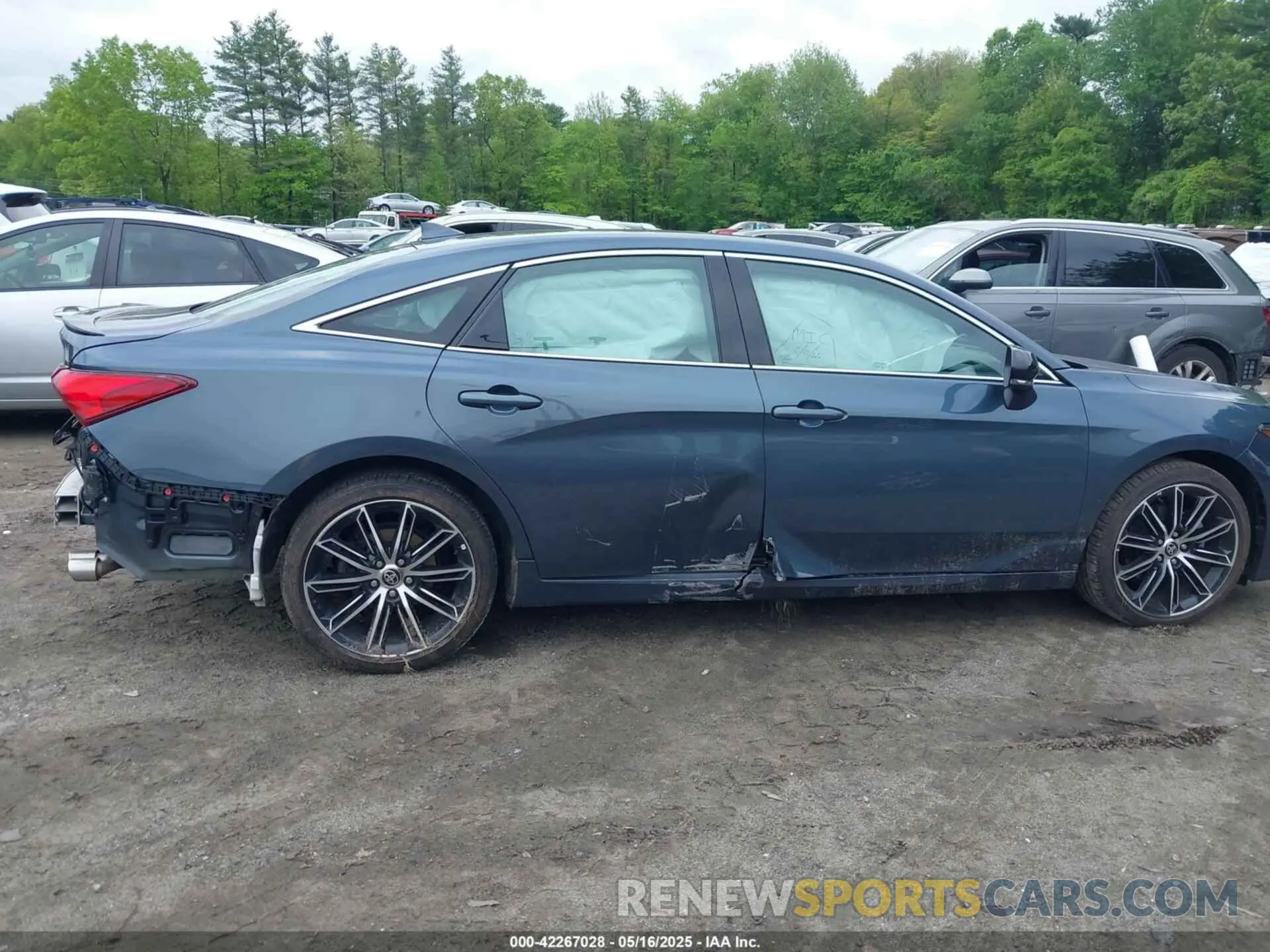 13 Photograph of a damaged car 4T1GZ1FB2NU073675 TOYOTA AVALON 2022