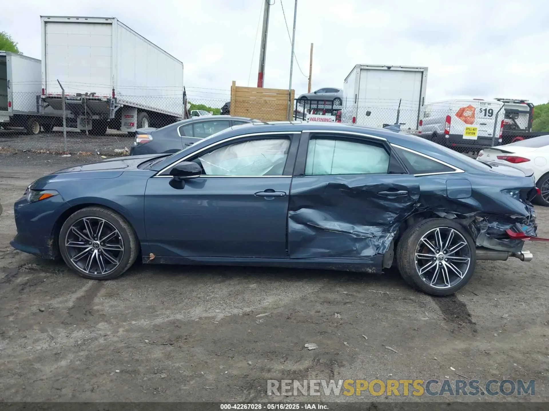 14 Photograph of a damaged car 4T1GZ1FB2NU073675 TOYOTA AVALON 2022