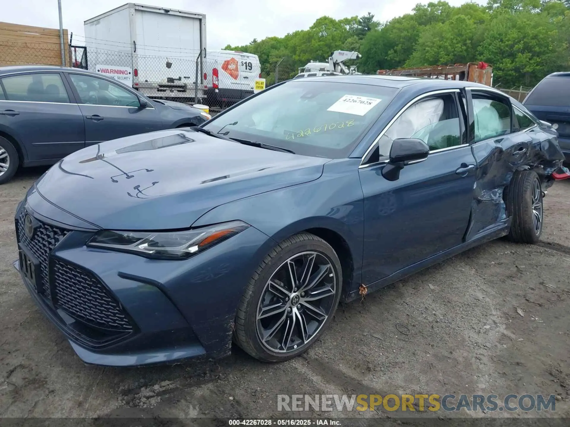 2 Photograph of a damaged car 4T1GZ1FB2NU073675 TOYOTA AVALON 2022