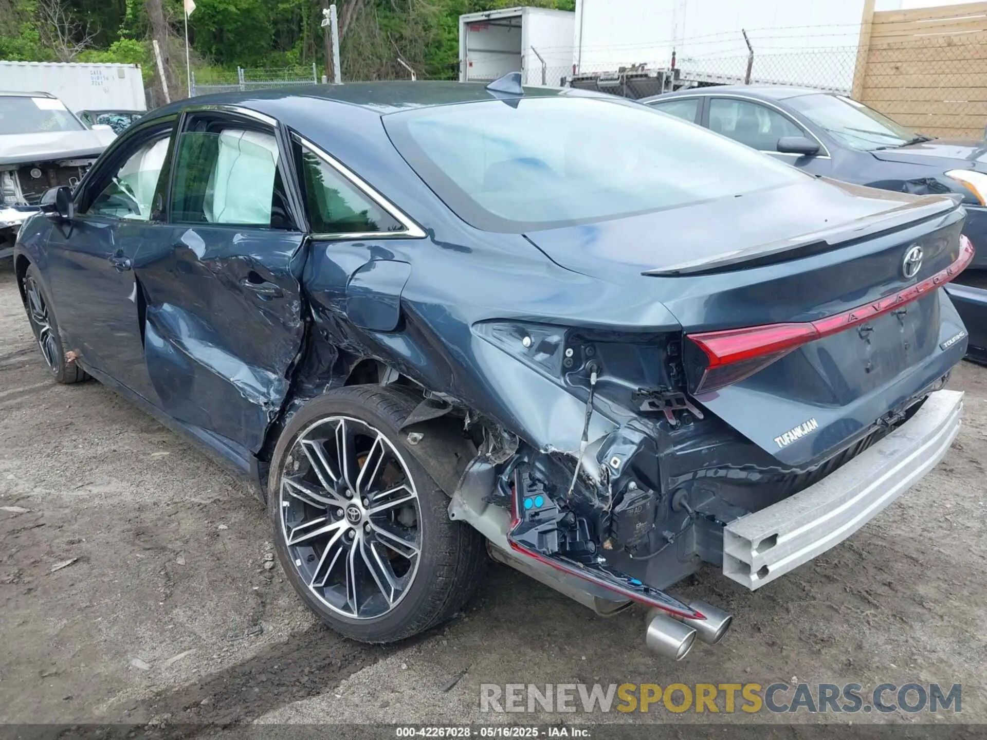 3 Photograph of a damaged car 4T1GZ1FB2NU073675 TOYOTA AVALON 2022