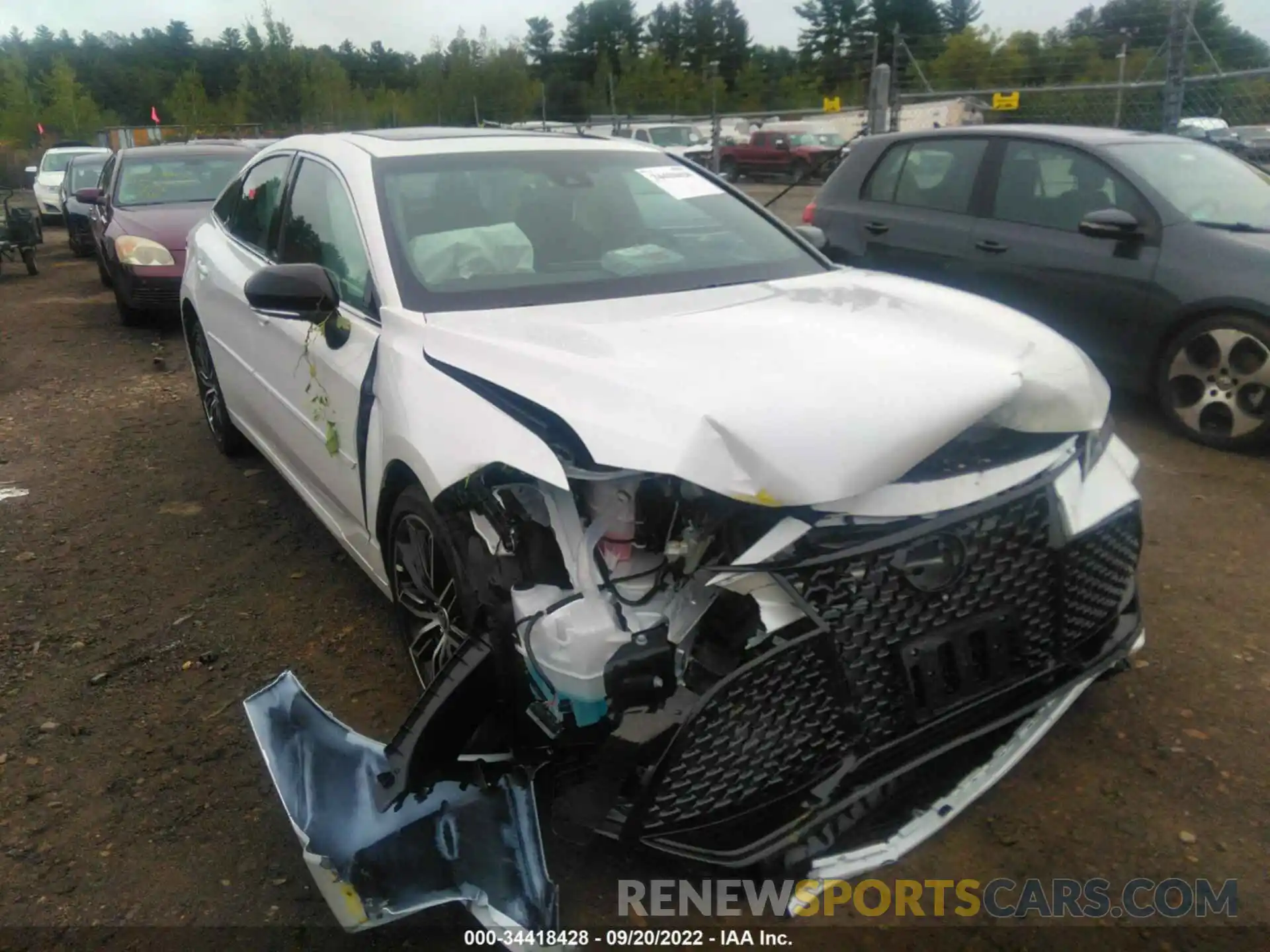 6 Photograph of a damaged car 4T1HZ1FB0NU086087 TOYOTA AVALON 2022