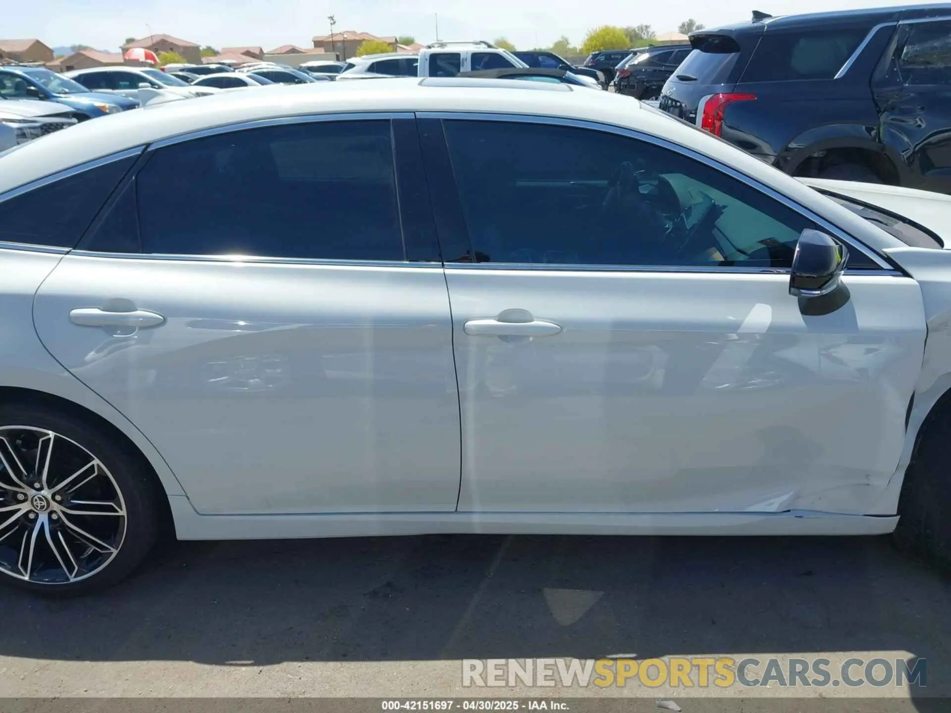 12 Photograph of a damaged car 4T1HZ1FB6NU080813 TOYOTA AVALON 2022