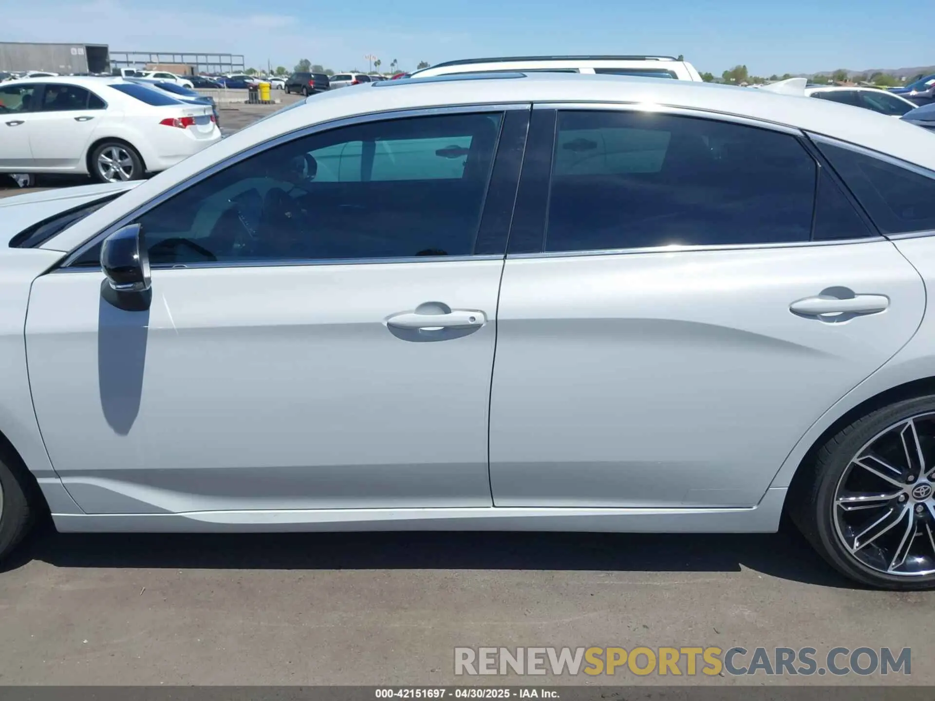 13 Photograph of a damaged car 4T1HZ1FB6NU080813 TOYOTA AVALON 2022