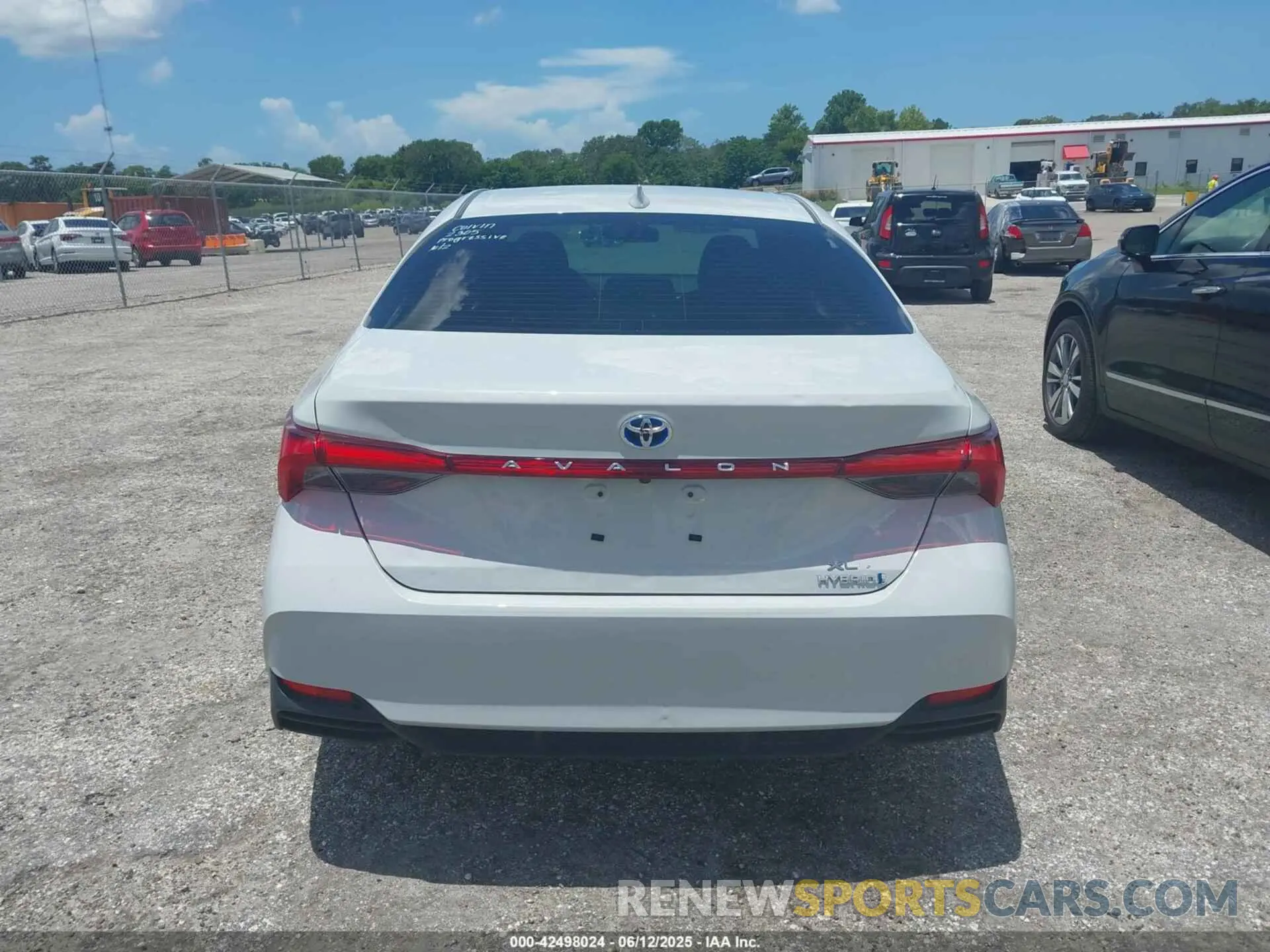 16 Photograph of a damaged car 4T1JA1AB5NU015841 TOYOTA AVALON 2022