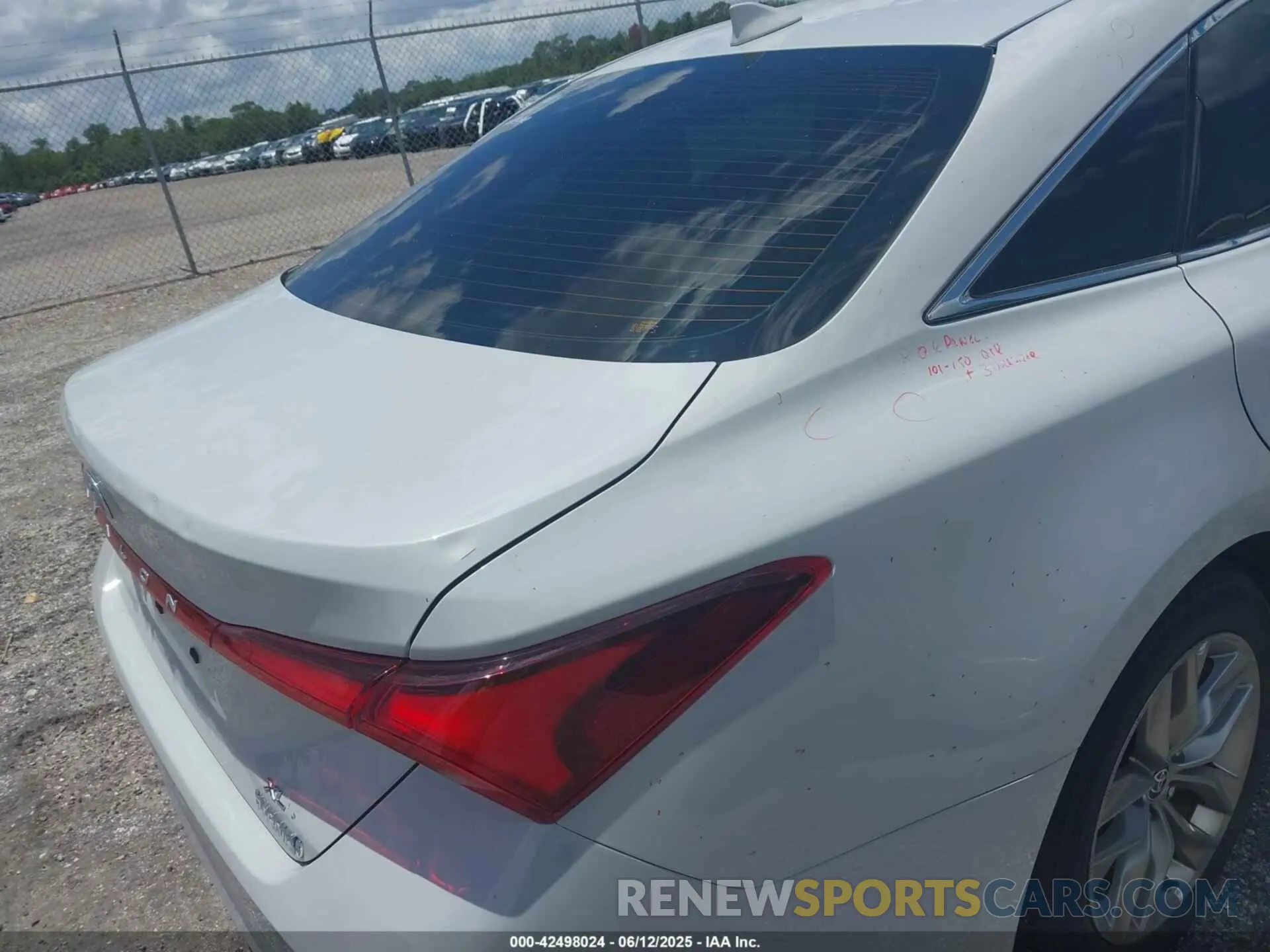 19 Photograph of a damaged car 4T1JA1AB5NU015841 TOYOTA AVALON 2022