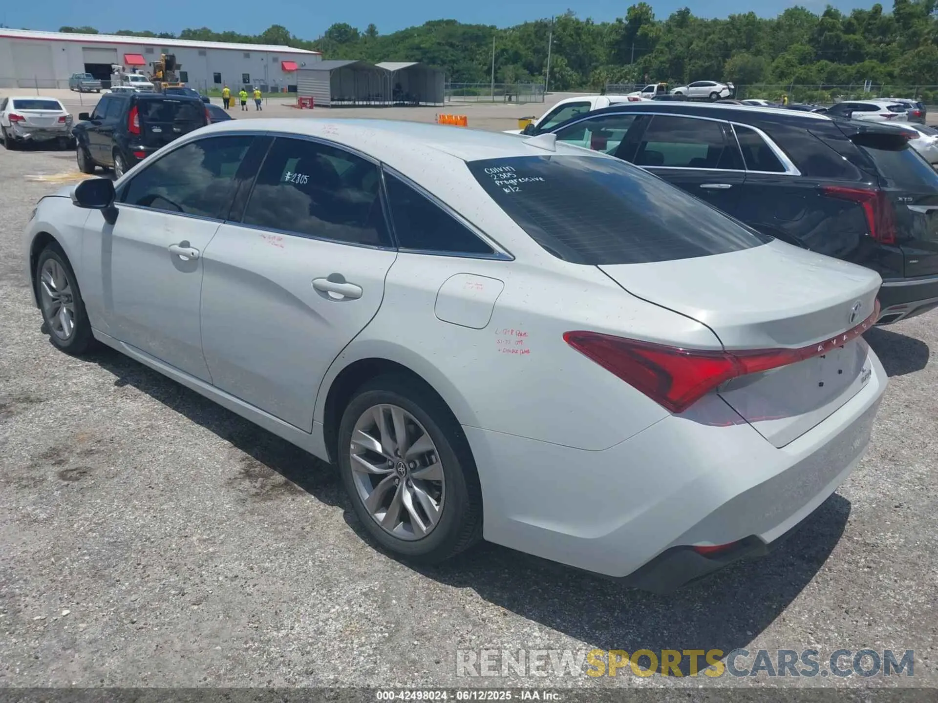 3 Photograph of a damaged car 4T1JA1AB5NU015841 TOYOTA AVALON 2022