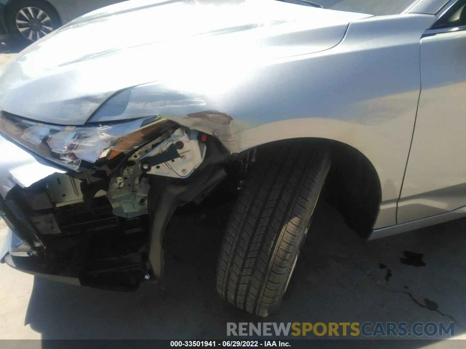 6 Photograph of a damaged car 4T1JZ1FB0NU077861 TOYOTA AVALON 2022