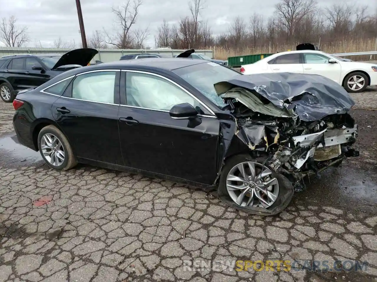 4 Photograph of a damaged car 4T1JZ1FB0NU087922 TOYOTA AVALON 2022