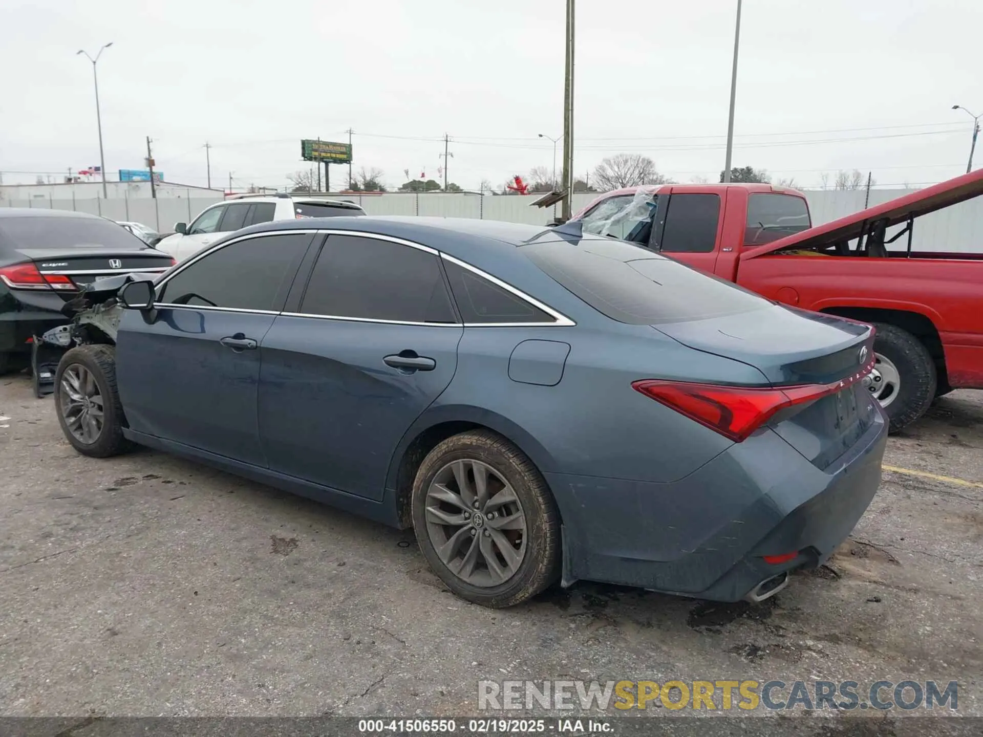 3 Photograph of a damaged car 4T1JZ1FB2NU073049 TOYOTA AVALON 2022