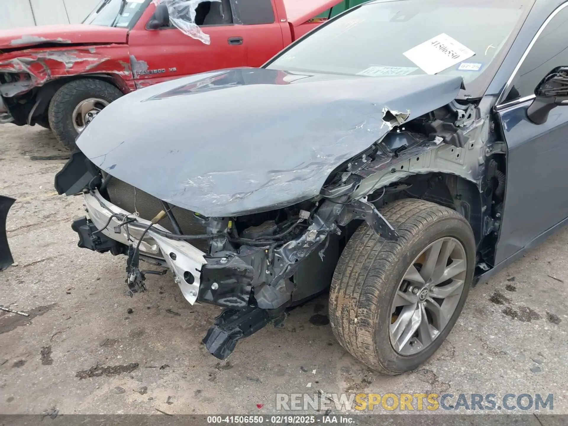 6 Photograph of a damaged car 4T1JZ1FB2NU073049 TOYOTA AVALON 2022