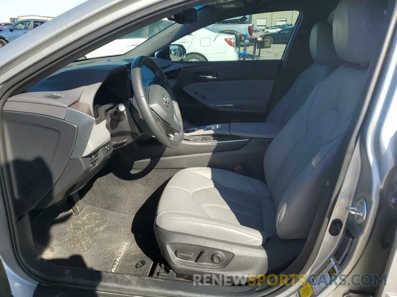 7 Photograph of a damaged car 4T1JZ1FB2NU078963 TOYOTA AVALON 2022