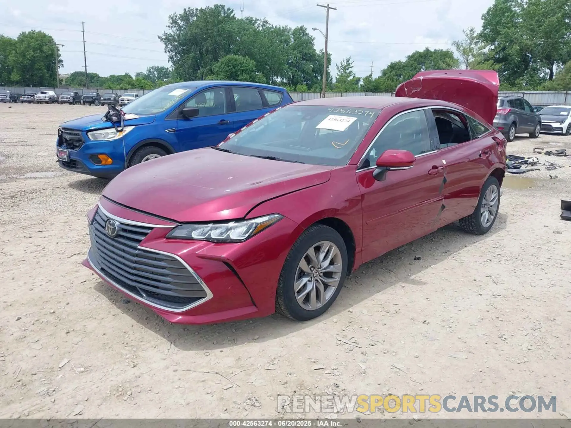 2 Photograph of a damaged car 4T1JZ1FB3NU084724 TOYOTA AVALON 2022