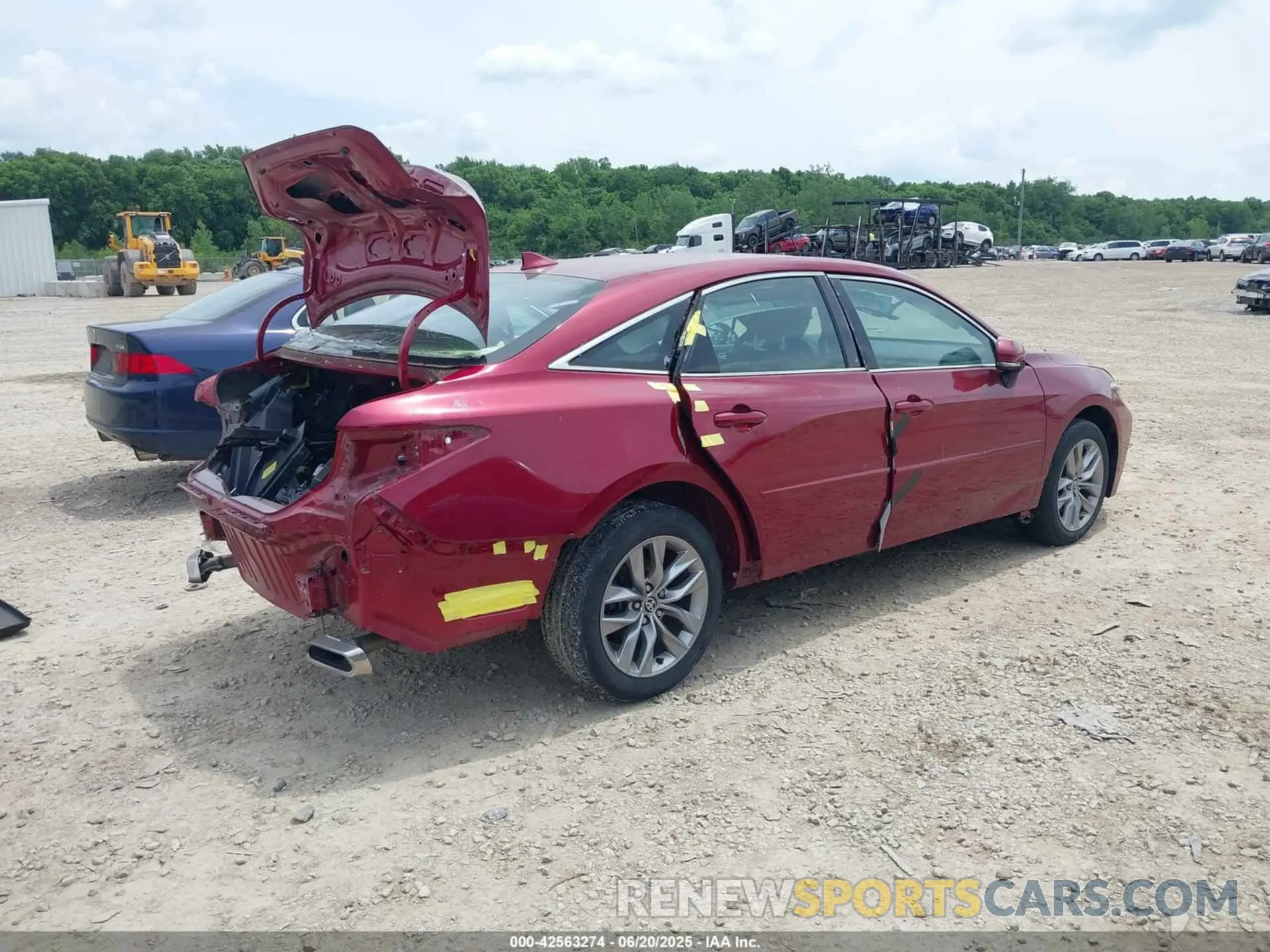 4 Photograph of a damaged car 4T1JZ1FB3NU084724 TOYOTA AVALON 2022